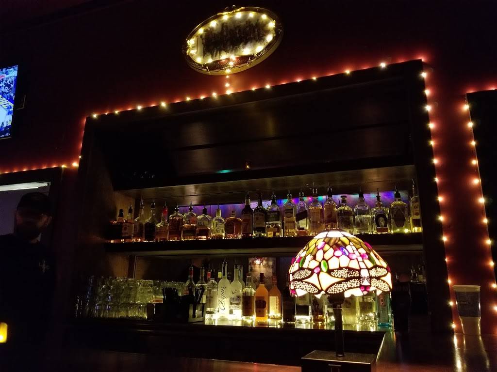 The Peak Inn | restaurant | 132 N Peak St, Dallas, TX 75226, USA | 2143778828 OR +1 214-377-8828