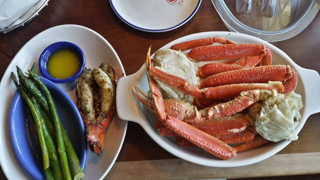 Red Lobster | restaurant | 2800 S Green Bay Rd, Mt Pleasant, WI 53406, USA | 2625989184 OR +1 262-598-9184