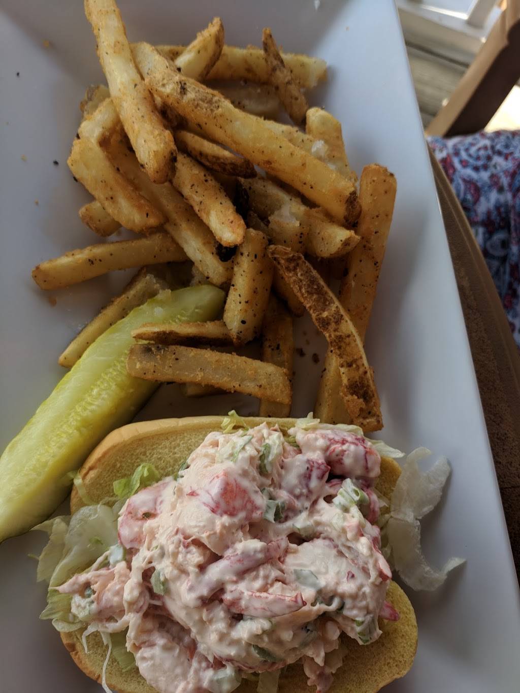 Jordan Lobster Farms | restaurant | 1 Pettit Pl, Island Park, NY 11558, USA | 5168893314 OR +1 516-889-3314