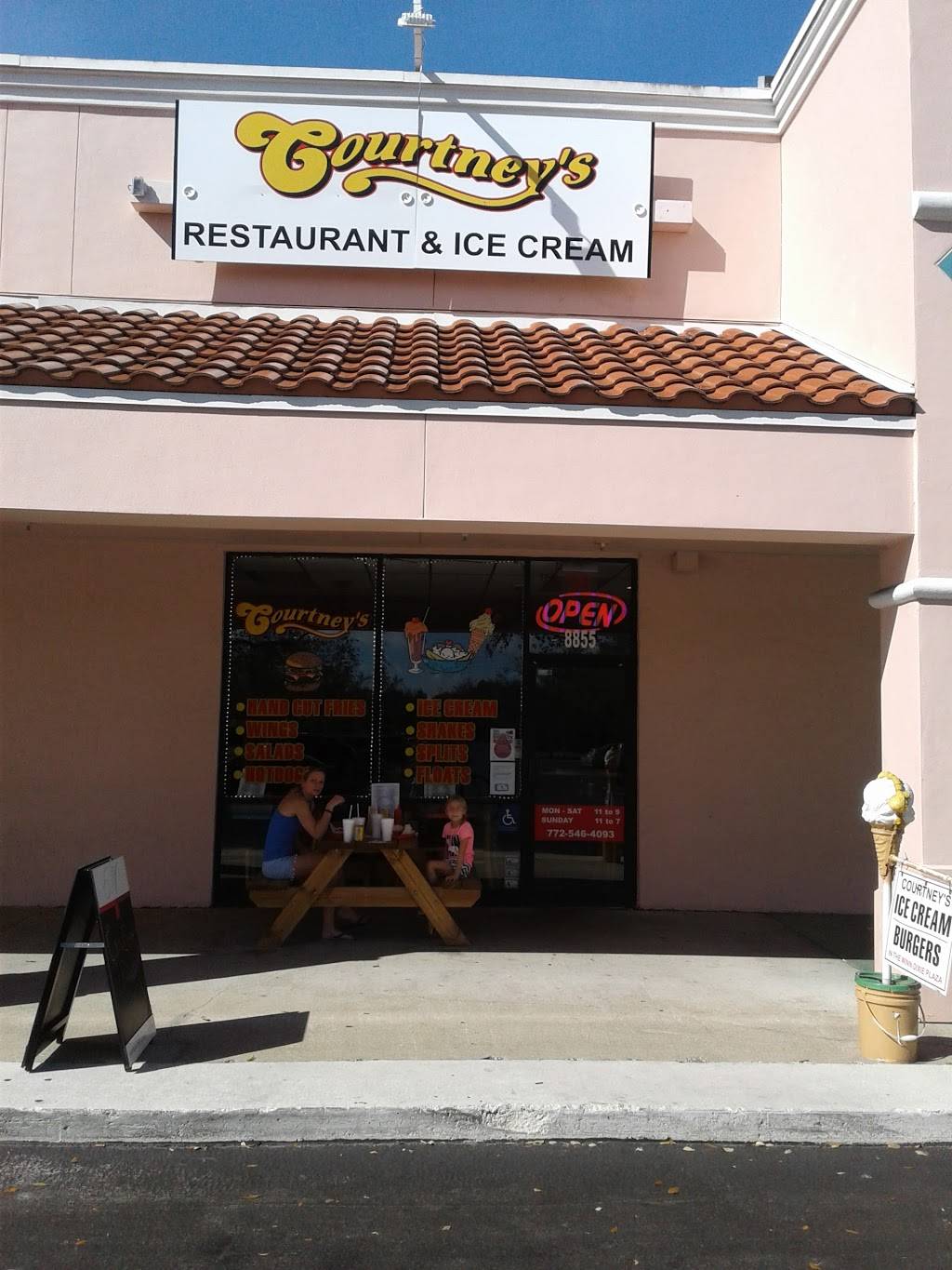 Courtneys restaurant and ice cream | restaurant | 8855 SE Bridge Rd, Hobe Sound, FL 33455, USA | 7725464093 OR +1 772-546-4093