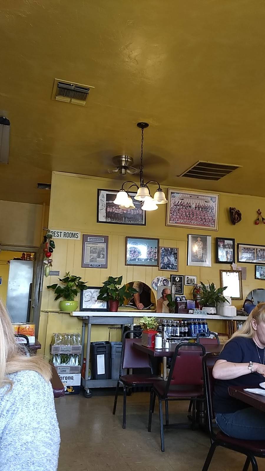 Mazatlan Cafe | restaurant | 125 N Sacramento St, Lodi, CA 95240, USA | 2093340364 OR +1 209-334-0364