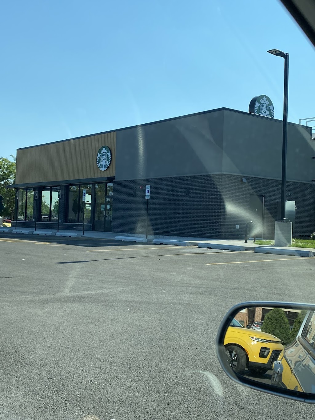 Starbucks | cafe | 3005 Fairfield Ln, Ottawa, IL 61350, USA | 8888888888 OR +1 888-888-8888
