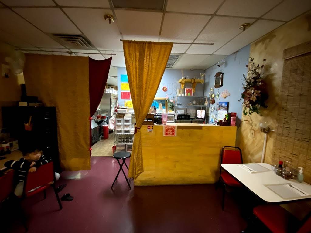 Prommares Thai Food | restaurant | 6362 W Sahara Ave, Las Vegas, NV 89146, USA | 7022219644 OR +1 702-221-9644