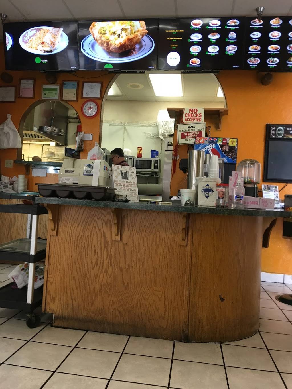 Los Perez Restaurant | restaurant | 3405 S Mooney Blvd, Visalia, CA 93277, USA | 5593722089 OR +1 559-372-2089