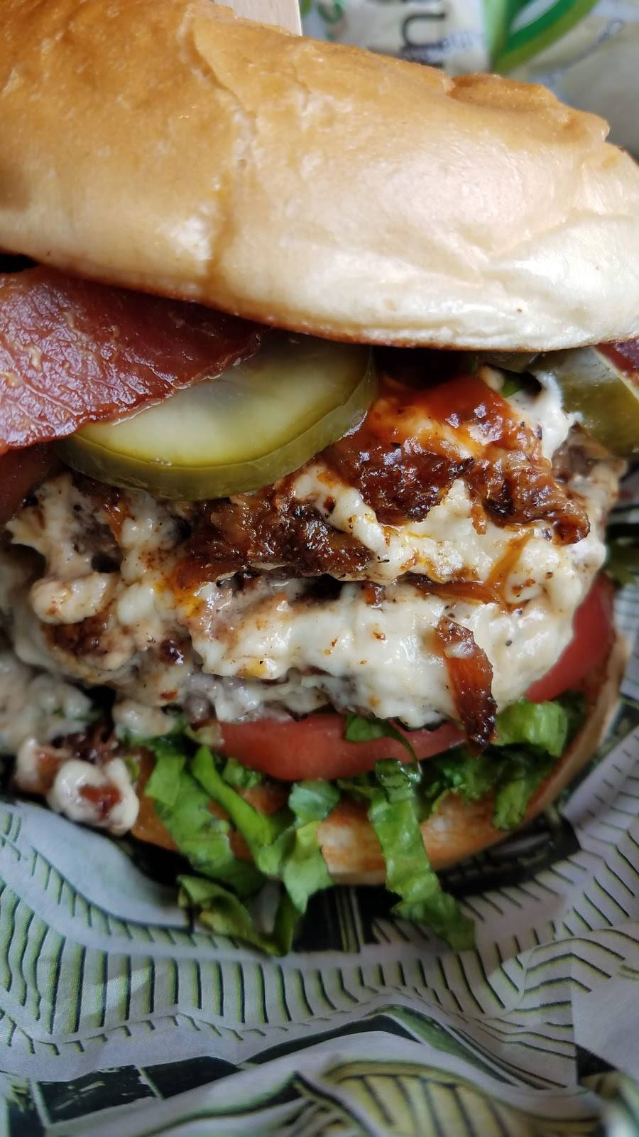Wahlburgers | restaurant | G-4372 Miller Rd, Flint, MI 48507, USA | 8102657354 OR +1 810-265-7354