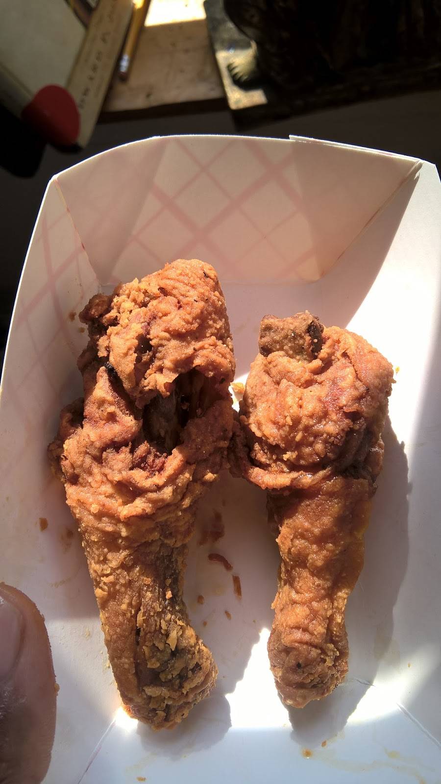 Kennedy Fish & Chicken Corporation | restaurant | 2425 E 72nd St, Chicago, IL 60649, USA | 7732211000 OR +1 773-221-1000