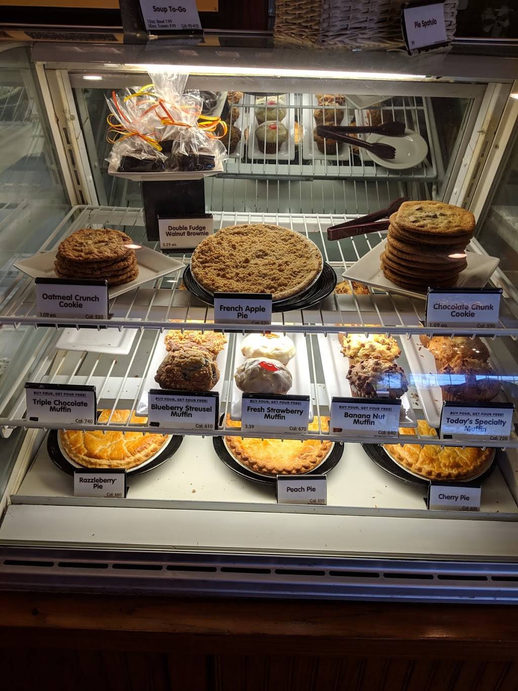 Marie Callenders Restaurant & Bakery | restaurant | 515 W 13th Ave, Escondido, CA 92025, USA | 7607413636 OR +1 760-741-3636