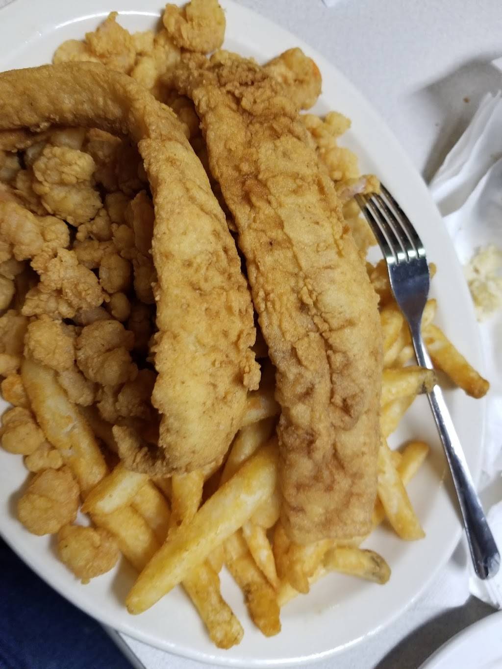 Captn Petes Seafood Restaurant | cafe | 5 Island Ford Rd, Maiden, NC 28650, USA | 8284286080 OR +1 828-428-6080