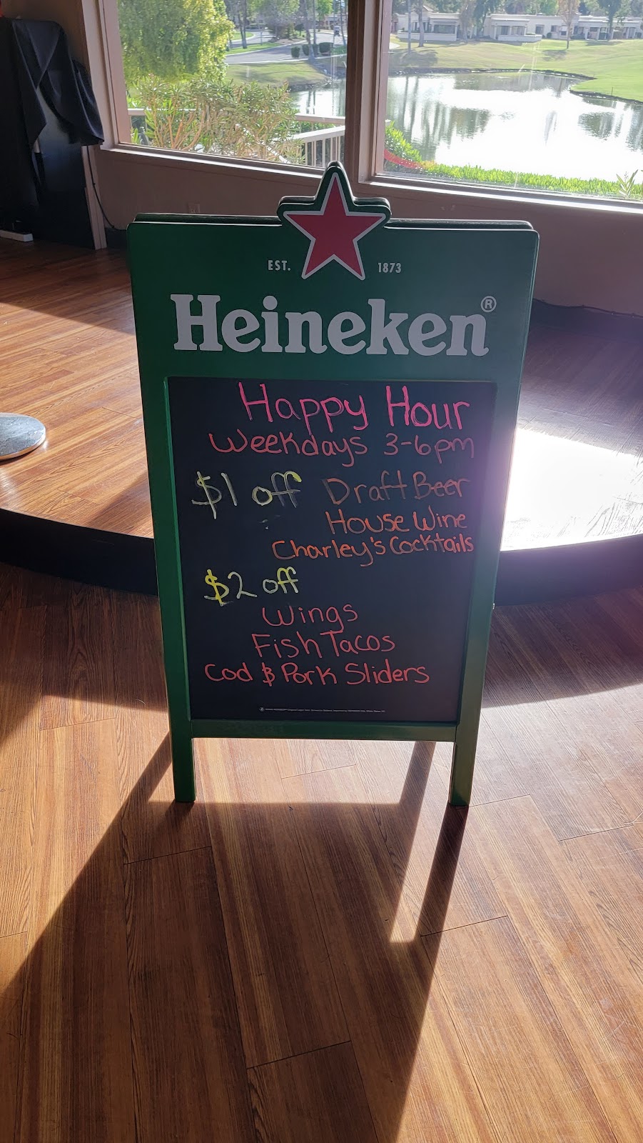 Charleys at The Lakes | restaurant | 19260 N Westbrook Pkwy, Peoria, AZ 85382, USA | 6233998557 OR +1 623-399-8557