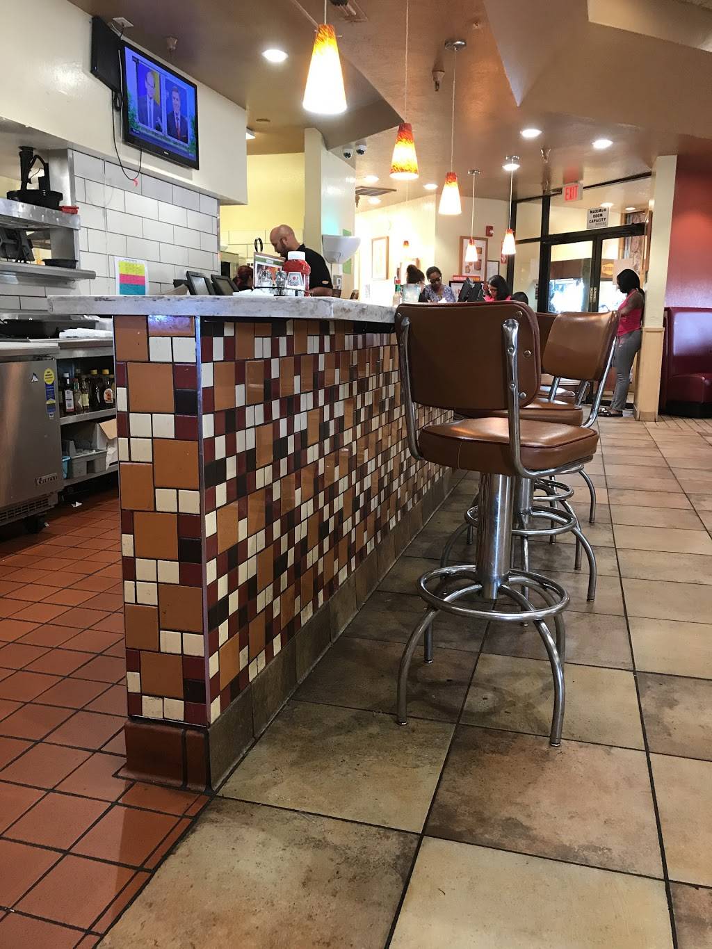 Dennys | restaurant | 300 Bercut Dr, Sacramento, CA 95814, USA | 9164401067 OR +1 916-440-1067