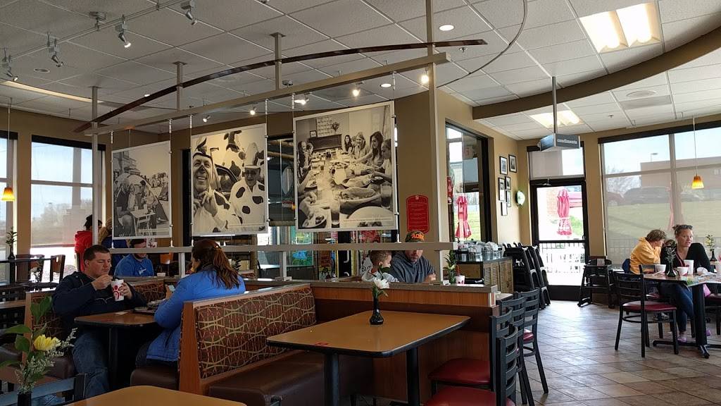 Chick-fil-A | restaurant | 6180 Mid Rivers Mall Dr, St Peters, MO 63304, USA | 6364473881 OR +1 636-447-3881