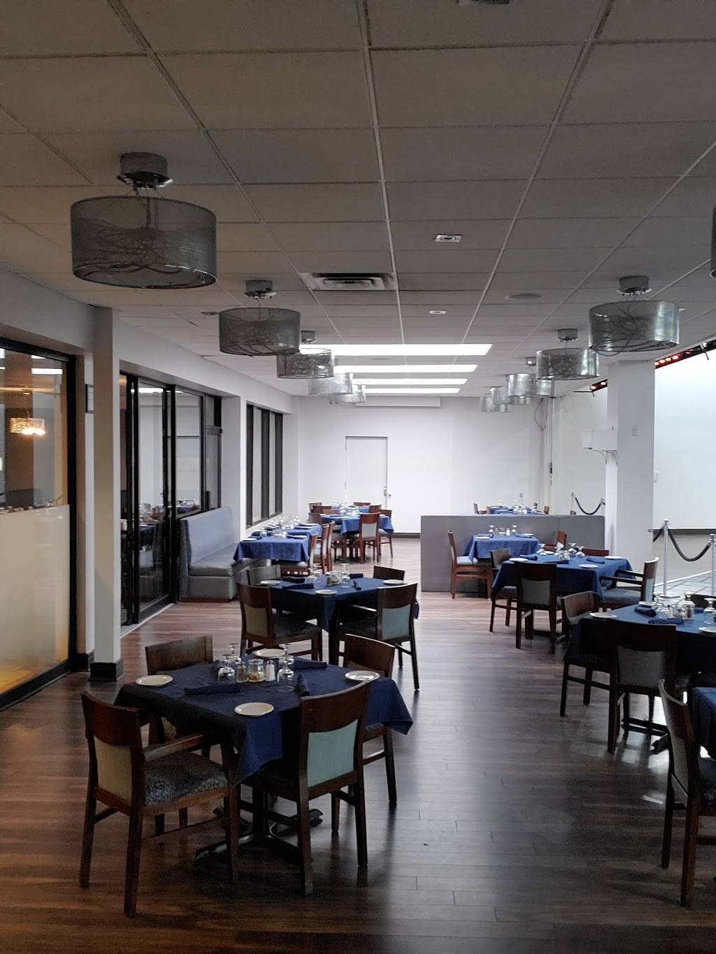 Le Tropik restaurant-bar | restaurant | 6500 Chemin de la Côte-de-Liesse, Saint-Laurent, QC H4T 1E3, Canada | 5147393391 OR +1 514-739-3391