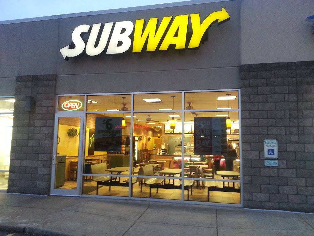 Subway | restaurant | 1733 30th St, Rock Island, IL 61201, USA | 3097861055 OR +1 309-786-1055