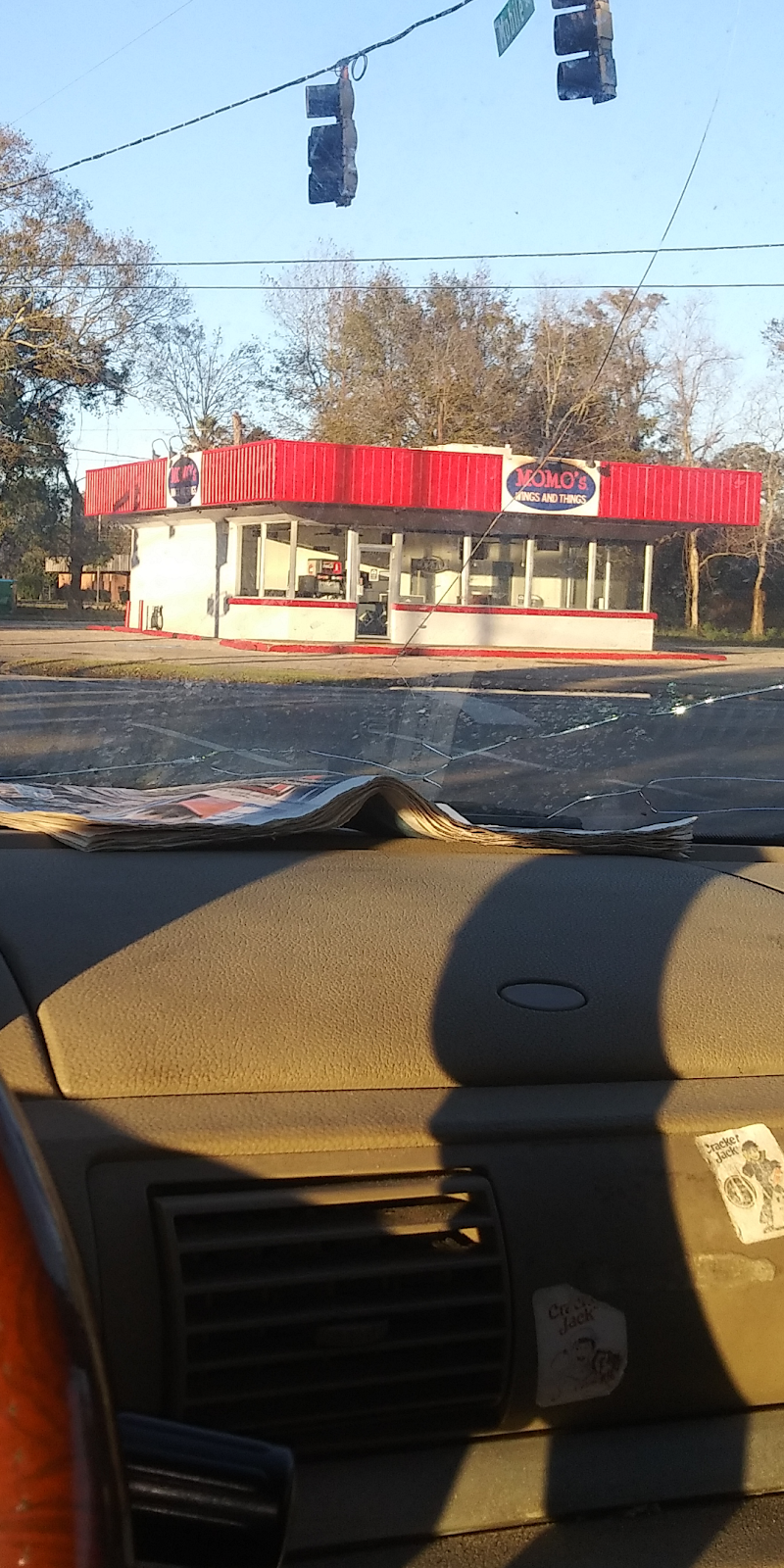 Momos Wings and Things | restaurant | 2662 SpringHill Ave, Mobile, AL 36607, USA | 2514089938 OR +1 251-408-9938