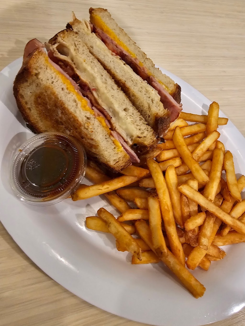 Lincoln Square Pancake House | restaurant | 2160 N Walnut St, Bloomington, IN 47404, USA | 8126687492 OR +1 812-668-7492