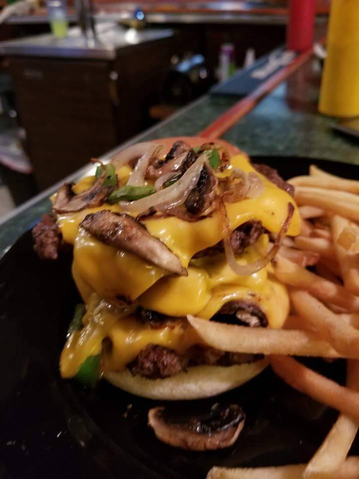 Dueling Leos | restaurant | 504 S Adams St, Burlington, IA 52601, USA | 3192089144 OR +1 319-208-9144