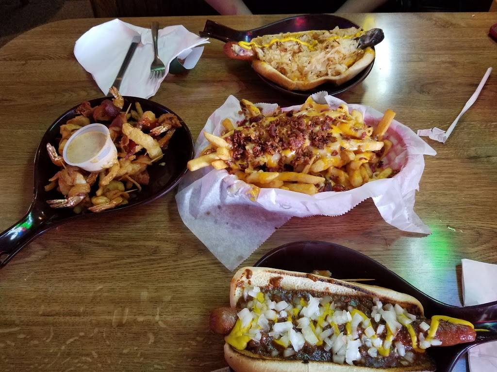 Dogs R Us | restaurant | 4200 S Washington Ave, Titusville, FL 32780, USA | 3212699050 OR +1 321-269-9050