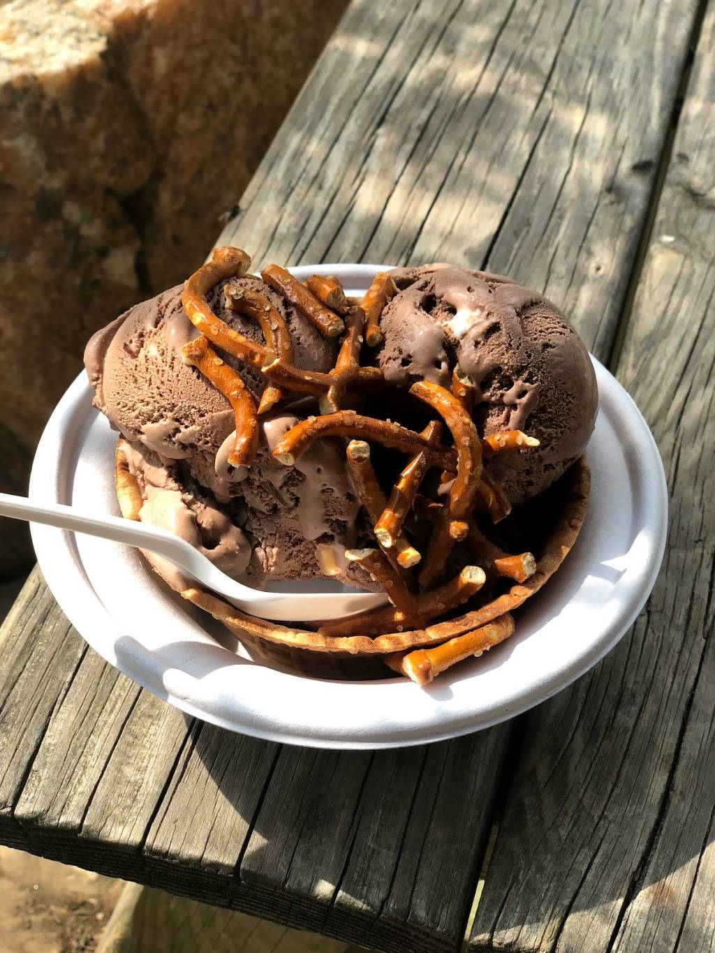 Woodside Farm Creamery | restaurant | 1310 Little Baltimore Rd, Hockessin, DE 19707, USA | 3022399847 OR +1 302-239-9847