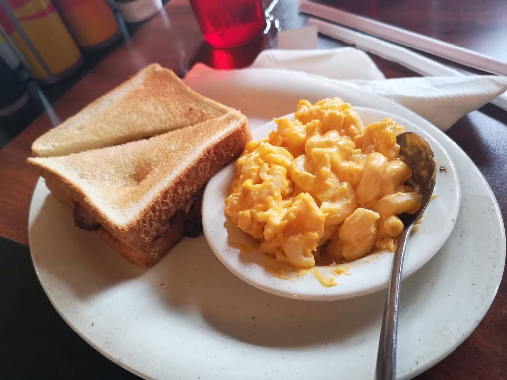 Woodys Bar-B-Q | restaurant | 110 FL-19, Palatka, FL 32177, USA | 3863853234 OR +1 386-385-3234