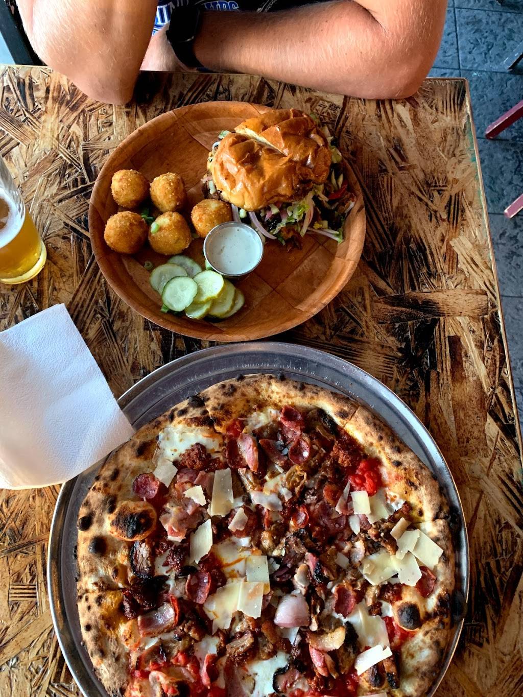 LowBrow Pizza & Beer | restaurant | 3148 Tamiami Trail E, Naples, FL 34112, USA | 2395296919 OR +1 239-529-6919