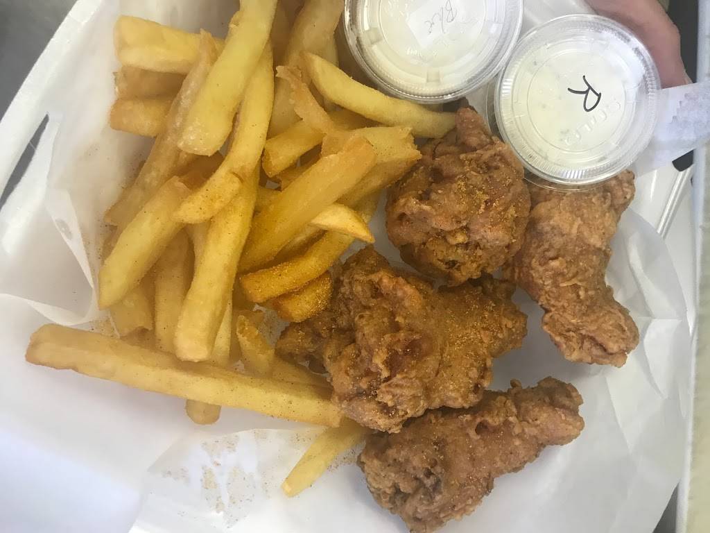 Reddi Rooster | restaurant | 1053 E Main St, Stamford, CT 06902, USA | 2033234931 OR +1 203-323-4931