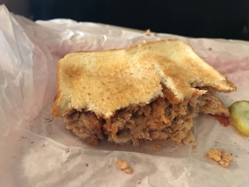 Pippins Bar-B-Q | restaurant | 4580 GA-20, Conyers, GA 30013, USA | 7709229730 OR +1 770-922-9730