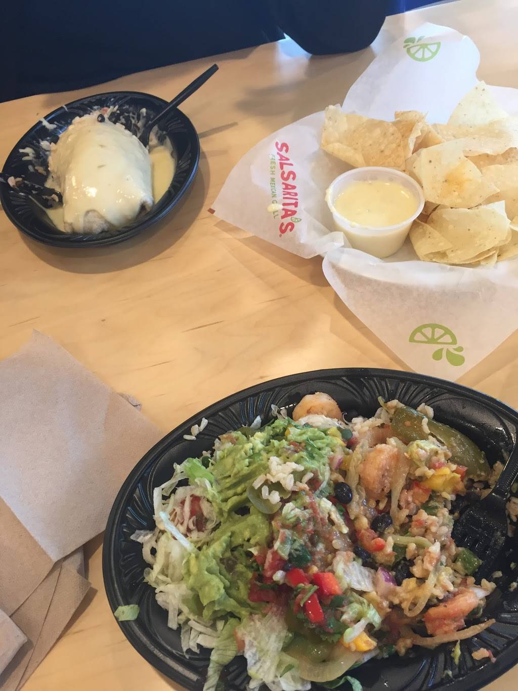 Salsaritas Fresh Mexican Grill | restaurant | 5920 Highland Shoppes Dr, Charlotte, NC 28269, USA | 7044678096 OR +1 704-467-8096