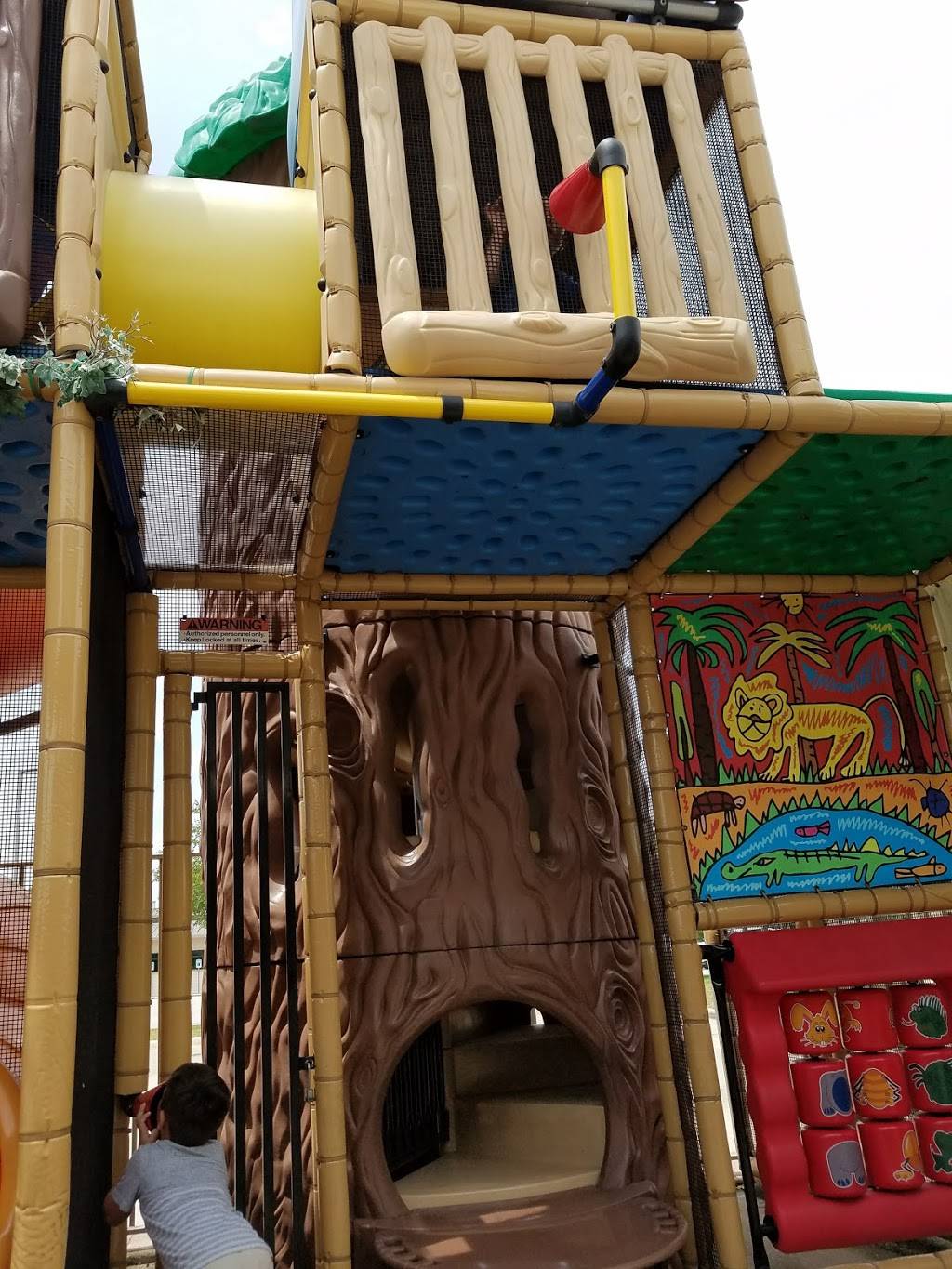 McDonalds | cafe | 10525 W Parmer Ln, Austin, TX 78717, USA | 5122482322 OR +1 512-248-2322