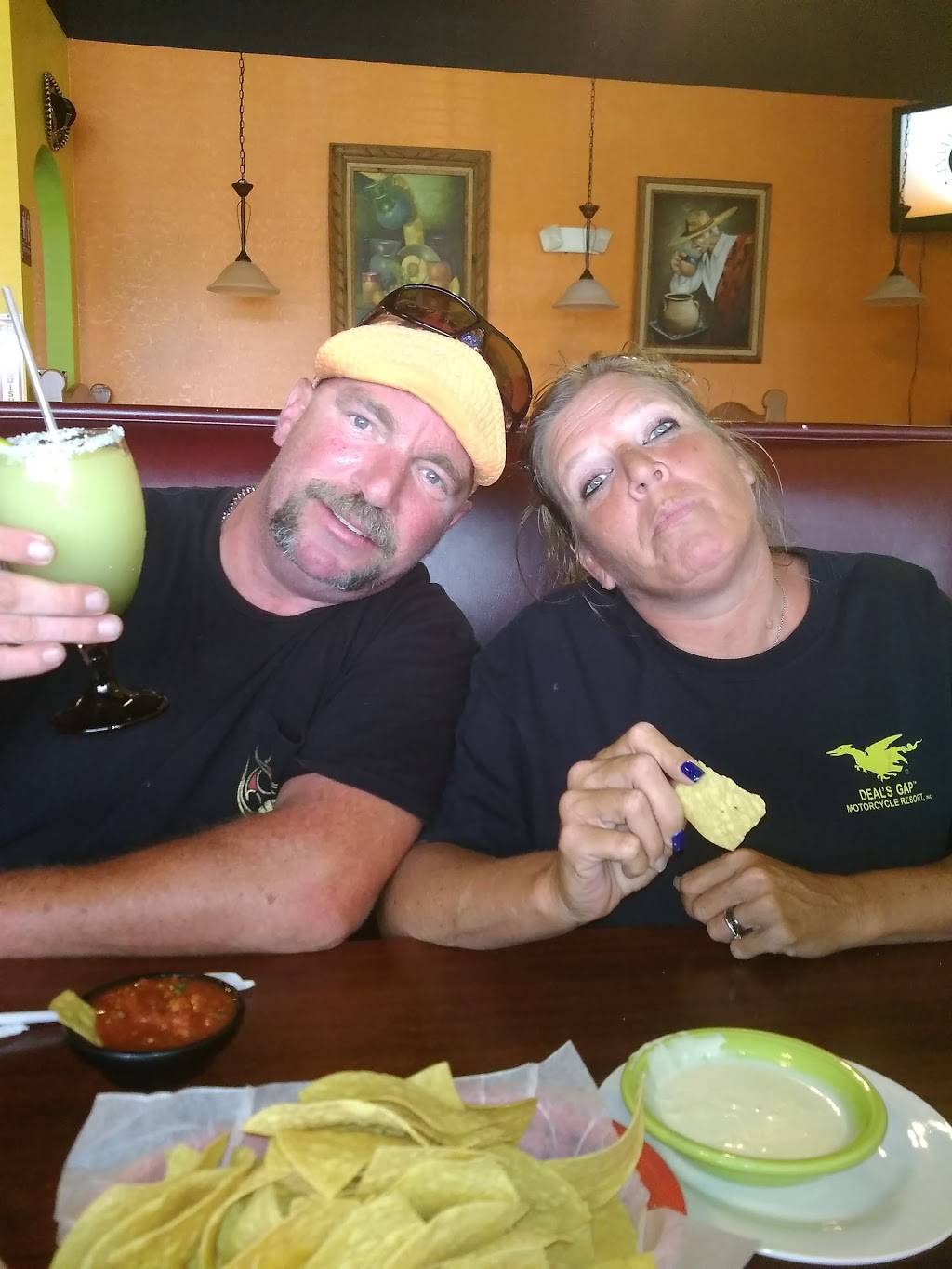 El Carreton | restaurant | 922 W 500 S, Berne, IN 46711, USA | 2605892222 OR +1 260-589-2222