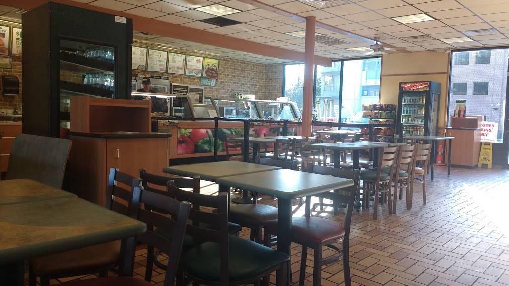 Subway | restaurant | 1621 N Main Ave Suite 1 Arcadia Main Shopping Ctr, San Antonio, TX 78212, USA | 2102277827 OR +1 210-227-7827