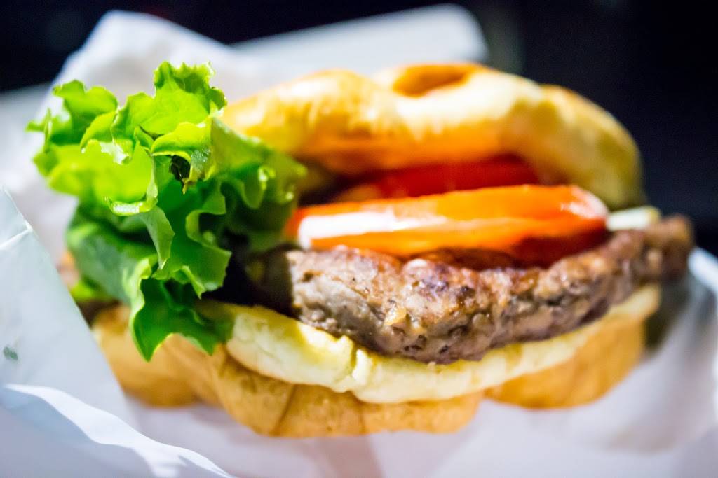 Jack in the Box | restaurant | 1900 W 6th St, Los Angeles, CA 90057, USA | 2134831768 OR +1 213-483-1768