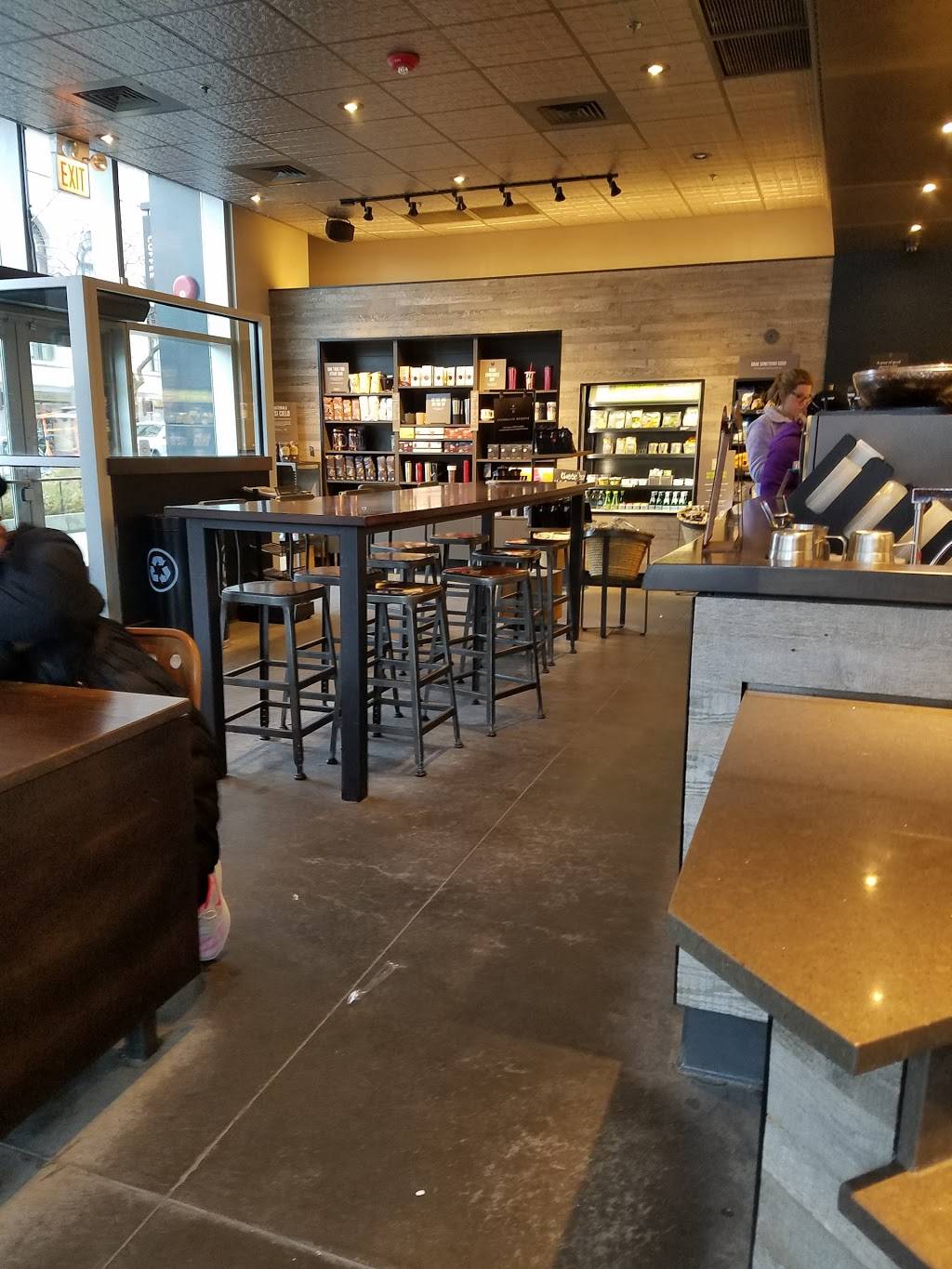 Starbucks | cafe | 1530 E 53rd St, Chicago, IL 60615, USA | 7733241241 OR +1 773-324-1241