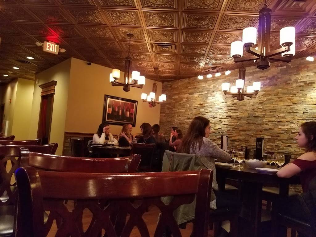 Flight 102 Wine Bar | restaurant | 565 Main St NW, Bourbonnais, IL 60914, USA | 8155237470 OR +1 815-523-7470