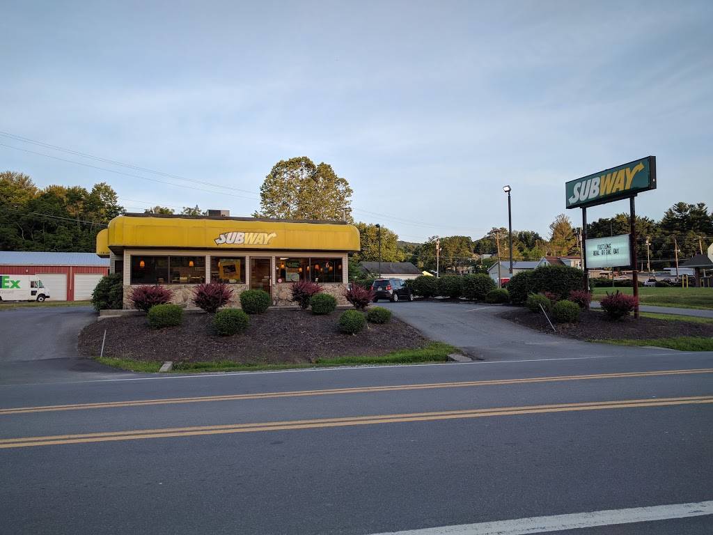 Subway Restaurants | restaurant | 258 Airport Rd, Beaver, WV 25813, USA | 3042536644 OR +1 304-253-6644