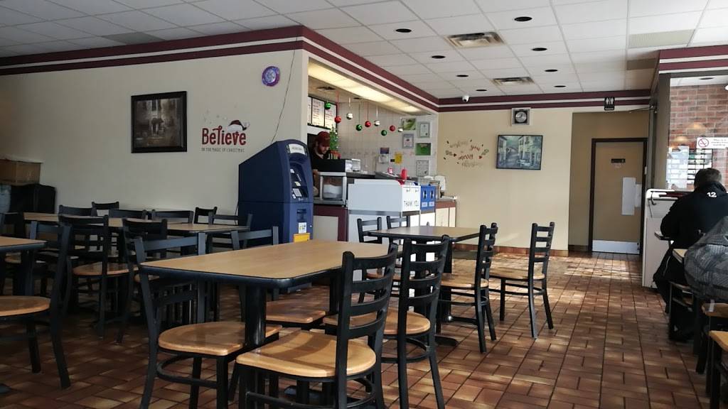 Harrys Charcoal Broiled | restaurant | 891 Talbot St, St Thomas, ON N5P 1E7, Canada | 5196333713 OR +1 519-633-3713