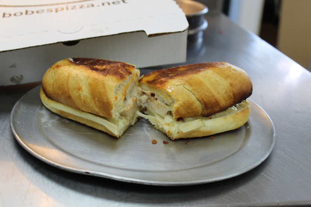 Bobes Pizza | restaurant | 620 W 9th St, Mt Carmel, IL 62863, USA | 6184502623 OR +1 618-450-2623