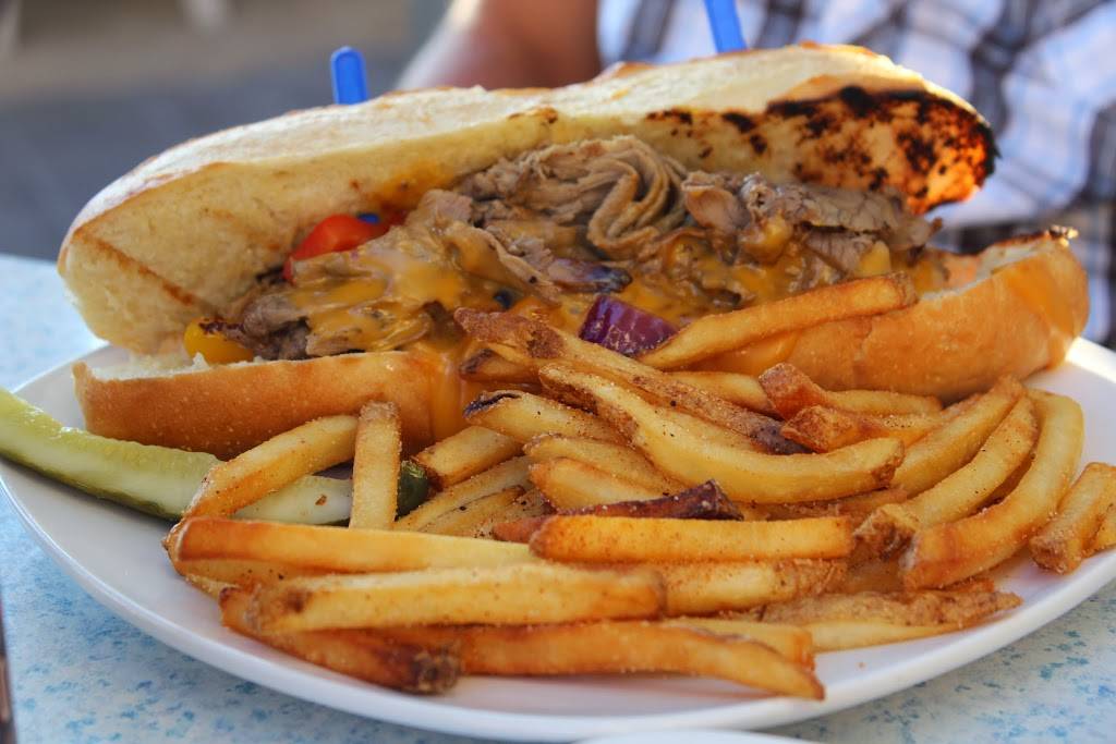 Holidays Pub & Grill | restaurant | 1395 W American Dr, Neenah, WI 54956, USA | 9208860069 OR +1 920-886-0069