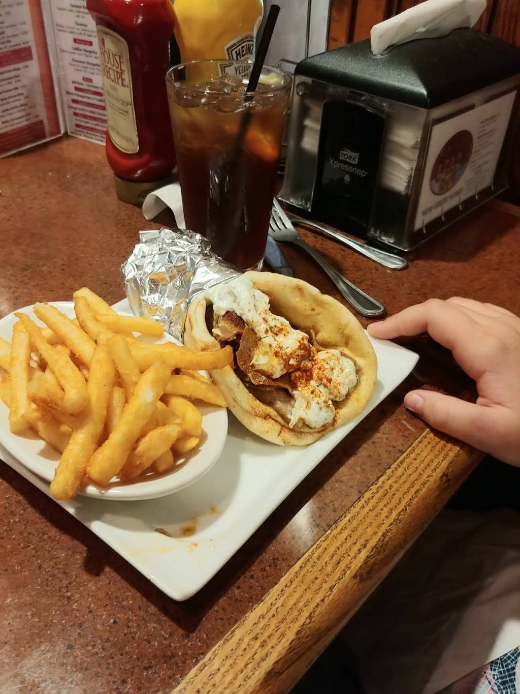 Dimitris International Grille | restaurant | 2205 Frederick Rd, Catonsville, MD 21228, USA | 4107471927 OR +1 410-747-1927