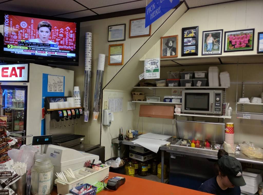 Carls Corner | restaurant | 2 W Elizabeth Ave, Bethlehem, PA 18018, USA | 6106911541 OR +1 610-691-1541