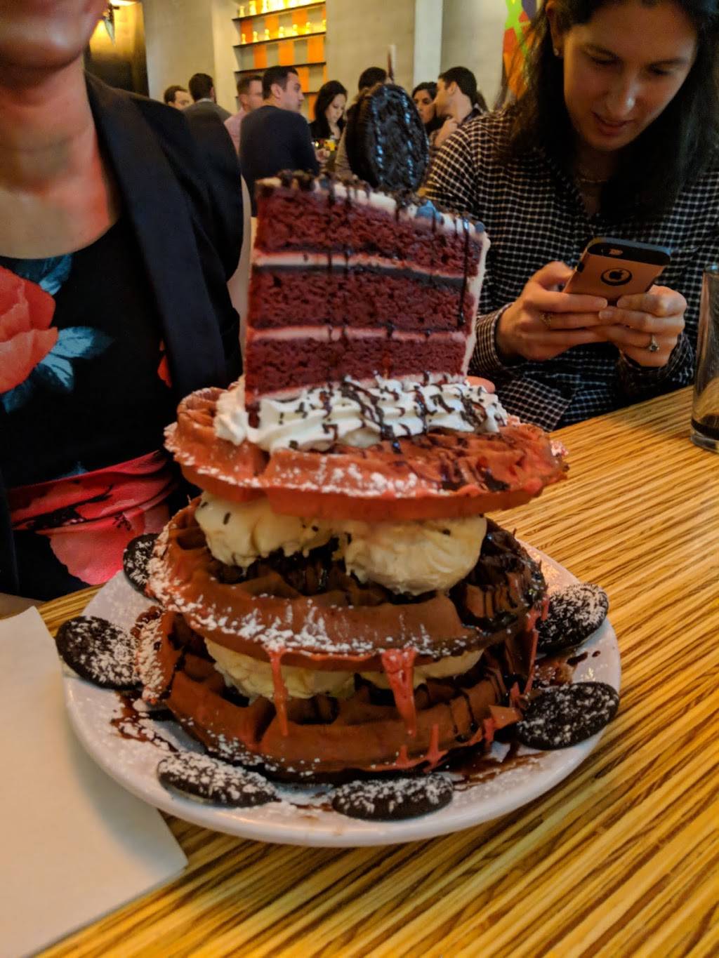 Clinton Hall | restaurant | 6571, 230 E 51st St, New York, NY 10022, USA | 2127588519 OR +1 212-758-8519