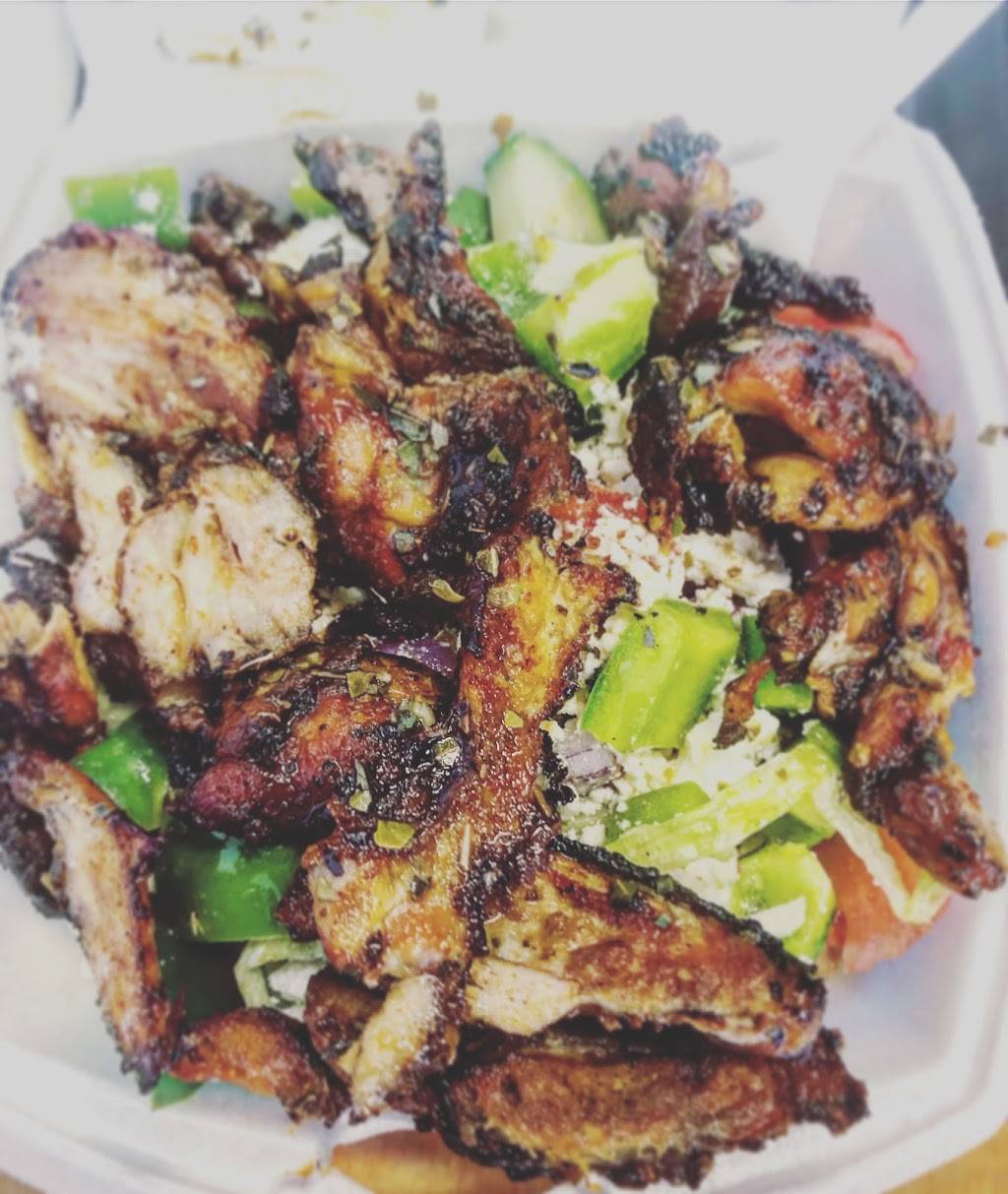 Snuffys Grill | restaurant | 3555 Thickson Road North, Whitby, ON L1R 2H1, Canada | 9052406990 OR +1 905-240-6990