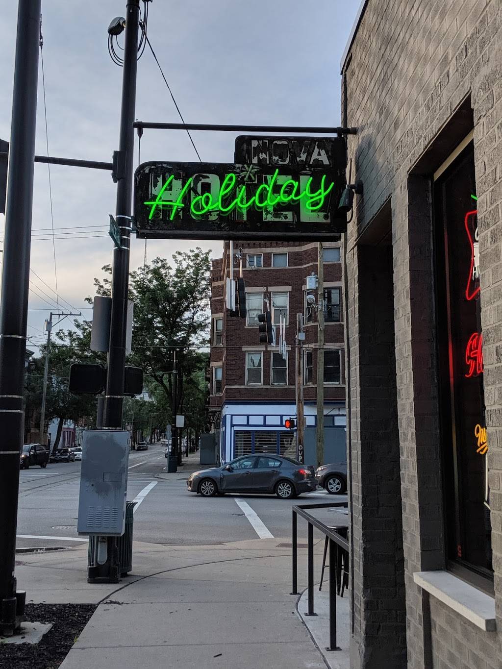 Holiday Spirits | restaurant | 1536 Race St, Cincinnati, OH 45202, USA | 5138189020 OR +1 513-818-9020