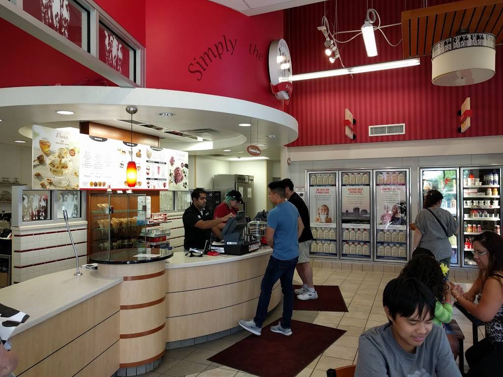 Oberweis Ice Cream and Dairy Store | restaurant | 30 Roselle Rd, Schaumburg, IL 60193, USA | 8475340544 OR +1 847-534-0544