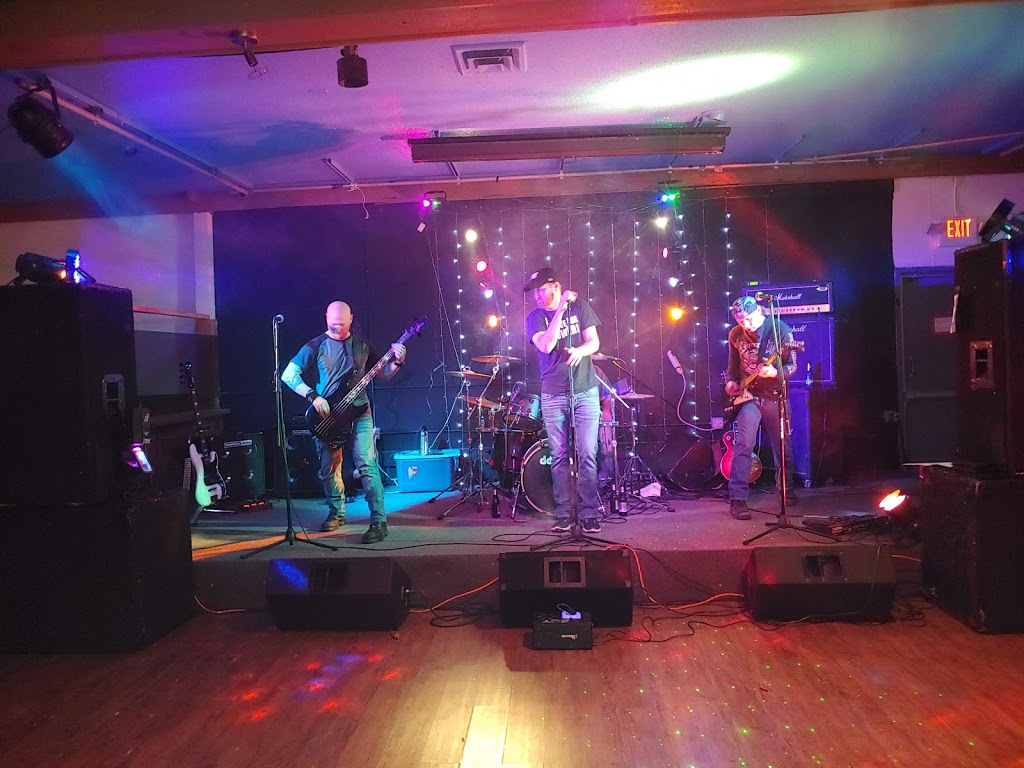 Rusty Spoke | restaurant | 2411 Hall Rd, Muskegon, MI 49442, USA | 2317730045 OR +1 231-773-0045