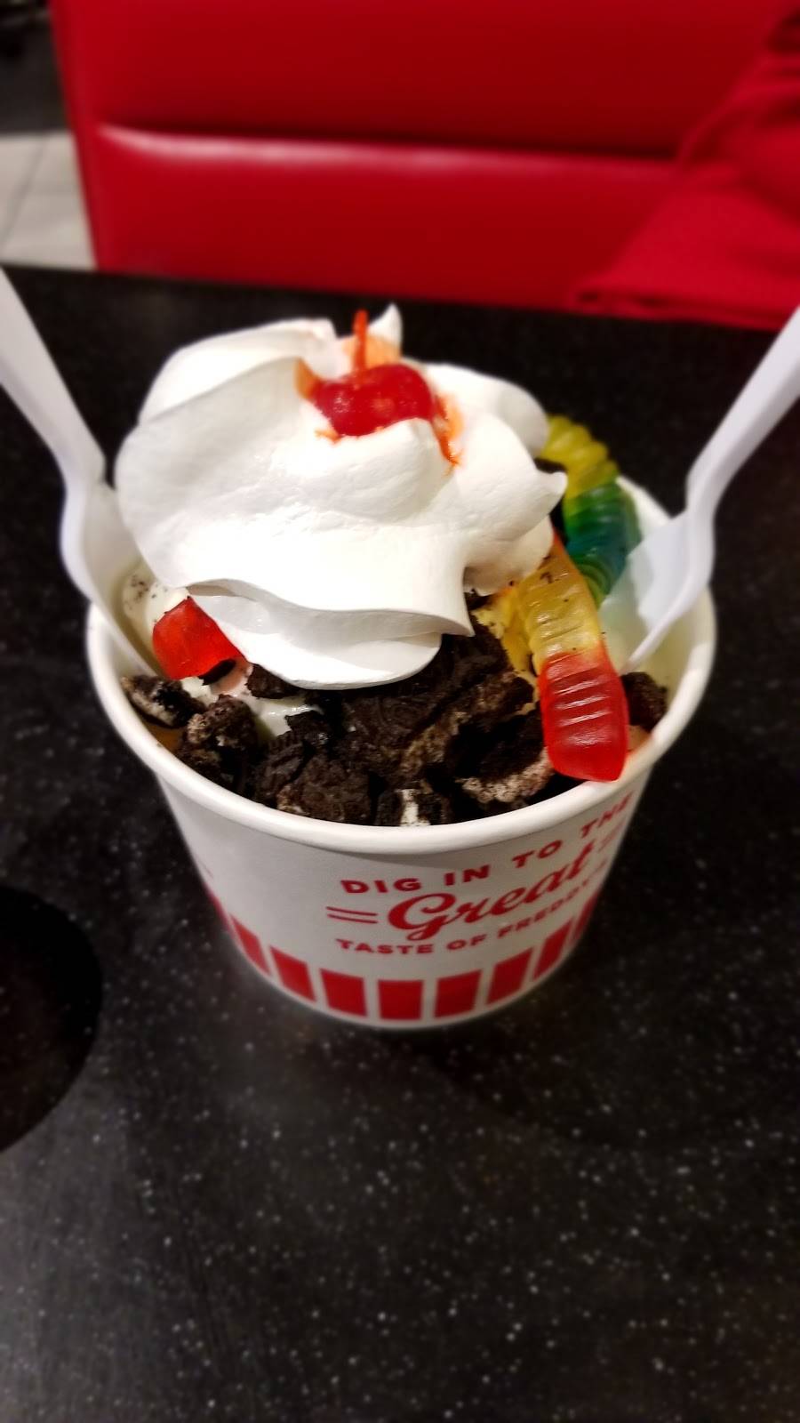 Freddys Frozen Custard & Steakburgers | restaurant | 10305 S Memorial Dr, Tulsa, OK 74133, USA | 9189431924 OR +1 918-943-1924