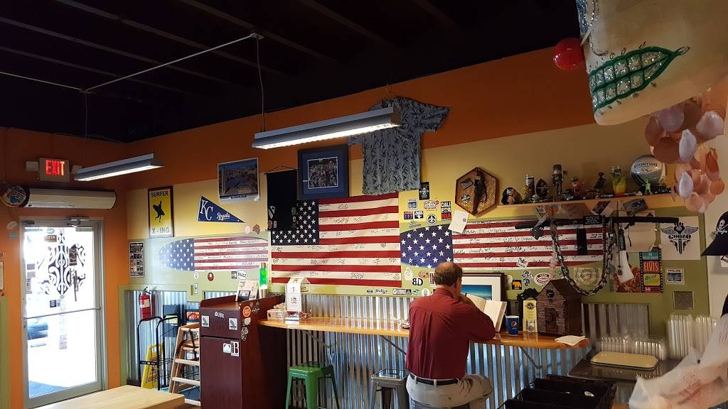 Longboards Wraps and Bowls | restaurant | 5415 Johnson Dr, Mission, KS 66205, USA | 9132362523 OR +1 913-236-2523