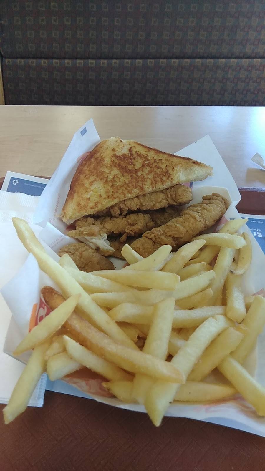 Dairy Queen Grill & Chill | restaurant | 213 E 10th St, Jeffersonville, IN 47130, USA | 8122808750 OR +1 812-280-8750