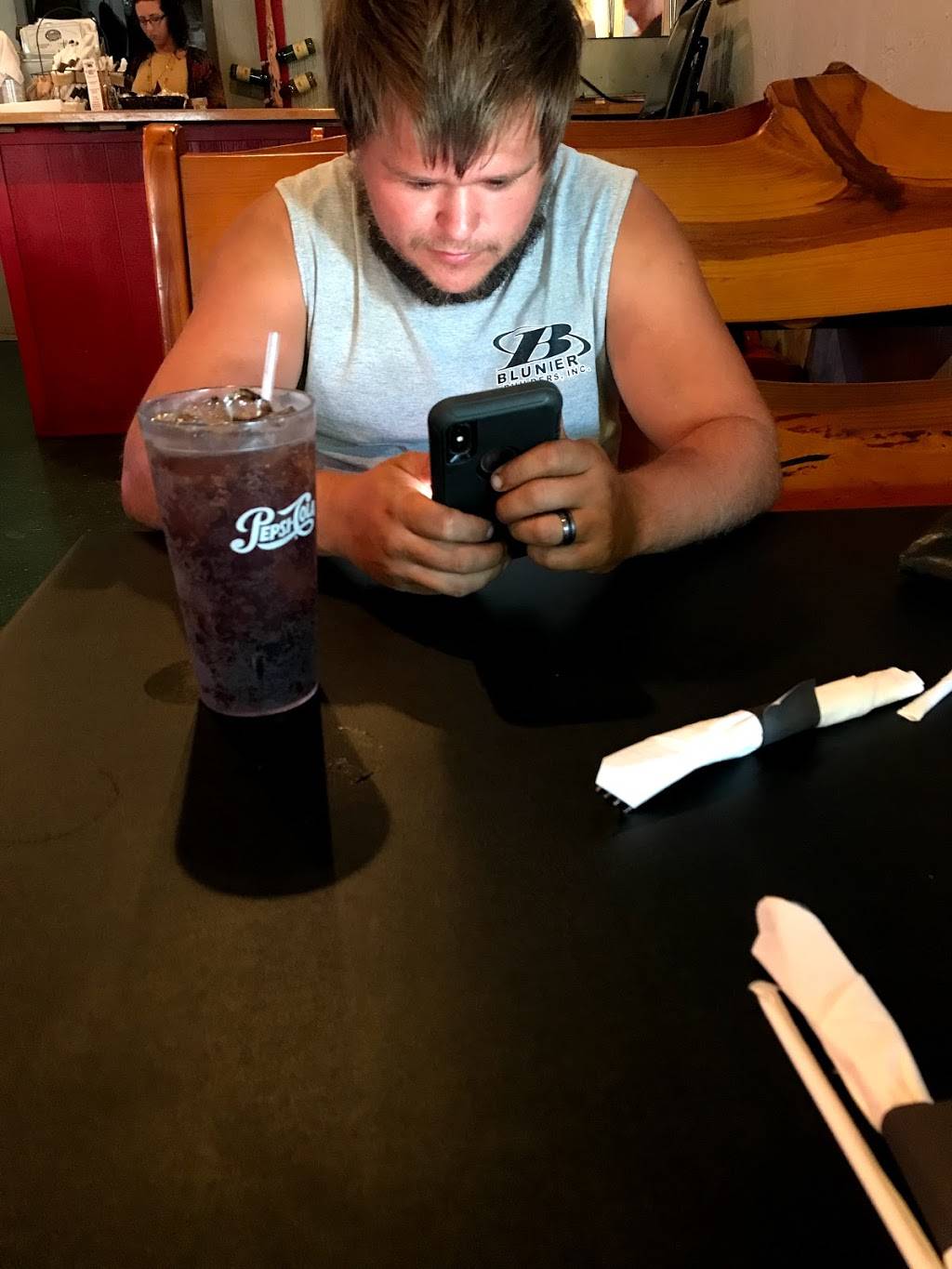 Rookies | restaurant | 112 E Knoxville St, Brimfield, IL 61517, USA | 3094421054 OR +1 309-442-1054