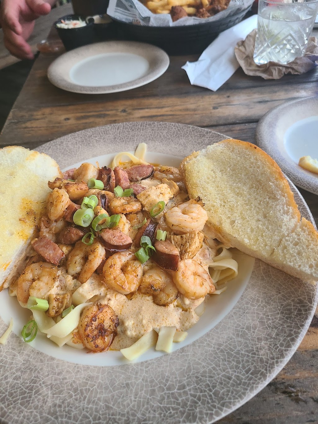 Sisters of the Sea Waterfront Bar & Grill | restaurant | 3901 Thomas Dr, Panama City Beach, FL 32408, USA | 8566376243 OR +1 856-637-6243