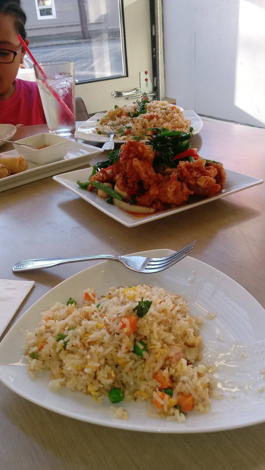 Naam Thai Cuisine | restaurant | 1404 34th Ave, Seattle, WA 98122, USA | 2065686226 OR +1 206-568-6226